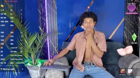 Snapshot of sky_walkerss chatting on May 25, 6:14 pm sky_walkerss online show from May 25, 6:14 pm