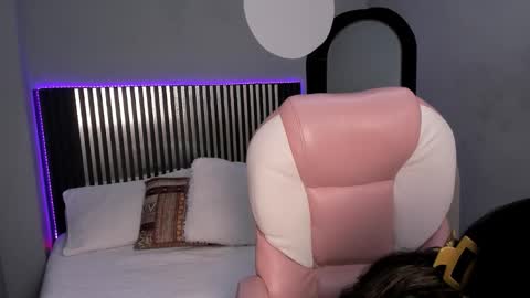 S O F I  online show from October 21, 2:40 pm