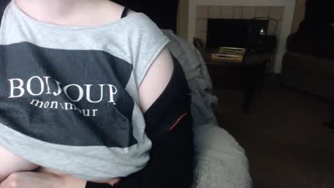 SKYLE   online show from March 5, 5:14 am