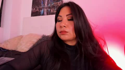 Snapshot of skydarkblue chatting on January 27, 4:52 am skydarkblue online show from January 27, 4:52 am