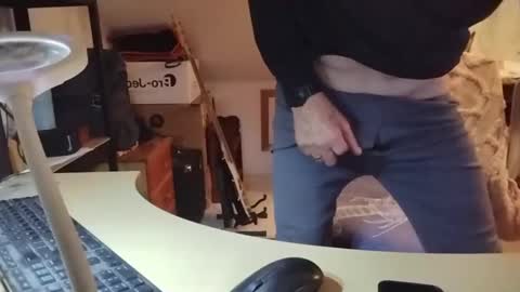 skydog819 online show from November 20, 7:13 pm