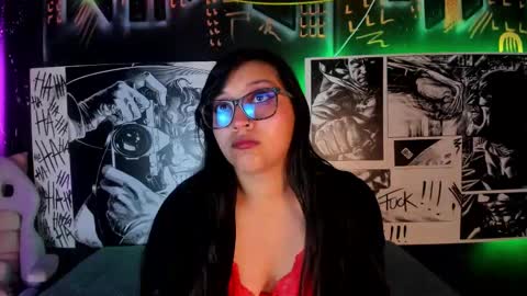 Snapshot of skye_bluee_ chatting on October 19, 3:07 am skye_bluee_ online show from October 19, 3:07 am