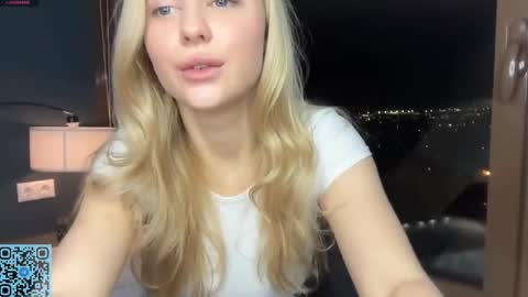 Snapshot of skyeveil chatting on November 2, 7:05 pm Skye online show from November 2, 7:05 pm