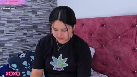 Snapshot of skyhotgirl chatting on February 6, 12:54 am Sky online show from February 6, 12:54 am