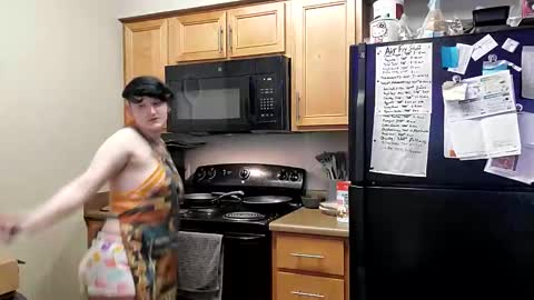 Snapshot of skyisacutie chatting on January 22, 9:43 pm Skyisacutie online show from January 22, 9:43 pm