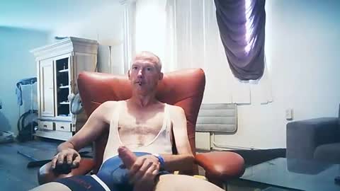 Snapshot of skylab78 chatting on August 3, 4:55 am MadOteC online show from August 3, 4:55 am