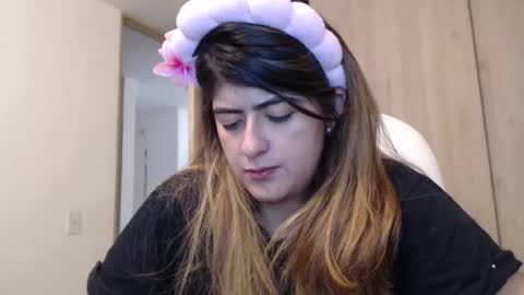 Skyler online show from December 27, 1:00 am