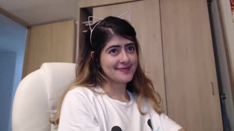 Skyler online show from February 7, 2:29 am