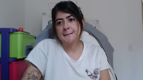 Skyler online show from February 17, 6:04 pm