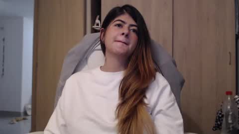 Skyler online show from February 18, 1:54 am