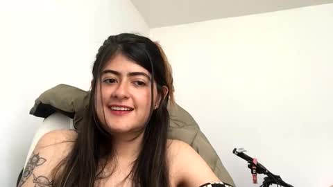 Skyler online show from April 16, 5:03 pm