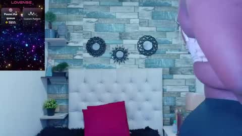skyler_naomi online show from May 2, 1:27 pm