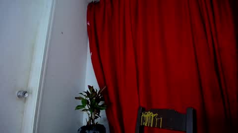 Snapshot of skyler_wild chatting on March 25, 1:11 am Skyler online show from March 25, 1:11 am
