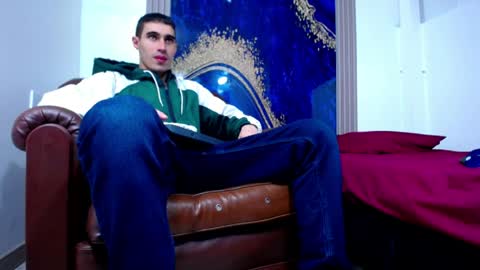 Snapshot of skyler_wild chatting on April 14, 8:59 pm Skyler online show from April 14, 8:59 pm