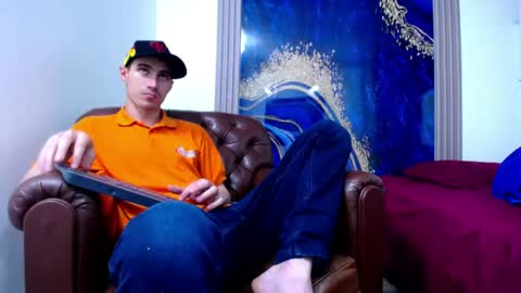 Snapshot of skyler_wild chatting on April 21, 1:42 am Skyler online show from April 21, 1:42 am