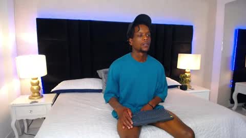 Snapshot of skylerbigxxx chatting on June 18, 4:02 am SKYLERBIGXXX online show from June 18, 4:02 am