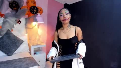 skylerbloom online show from November 1, 3:52 am