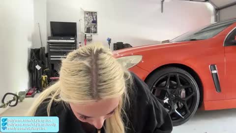 skyler online show from October 30, 2:46 am