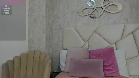 Snapshot of skylerwhite02 chatting on November 5, 8:09 pm Skyler online show from November 5, 8:09 pm