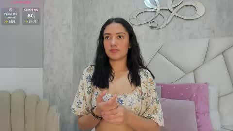 Snapshot of skylerwhite02 chatting on December 3, 8:07 pm Skyler online show from December 3, 8:07 pm