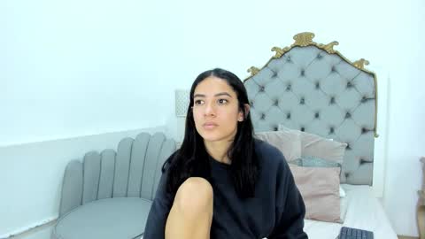 Snapshot of skylerwhite02 chatting on December 14, 9:03 am Skyler online show from December 14, 9:03 am