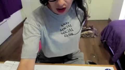 skyler online show from October 19, 1:17 am