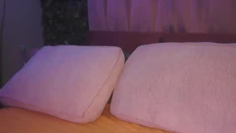 skyonetoo3 online show from September 25, 12:36 am