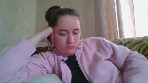 skyressie333 online show from April 20, 6:27 am