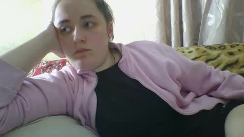 skyressie333 online show from April 20, 6:53 pm