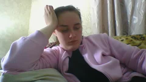 skyressie333 online show from April 21, 6:44 pm