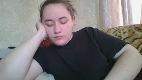 skyressie333 online show from April 25, 7:22 am