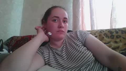 Snapshot of skyressie333 chatting on May 26, 10:44 am skyressie333 online show from May 26, 10:44 am
