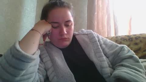 Snapshot of skyressie333 chatting on June 4, 6:41 am skyressie333 online show from June 4, 6:41 am