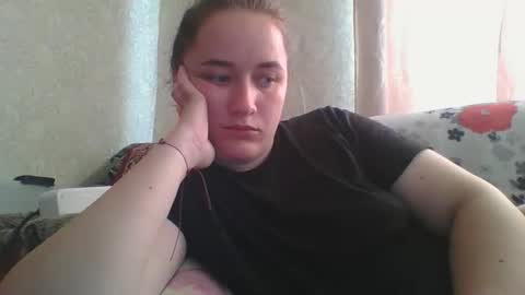 Snapshot of skyressie333 chatting on June 9, 6:36 am skyressie333 online show from June 9, 6:36 am