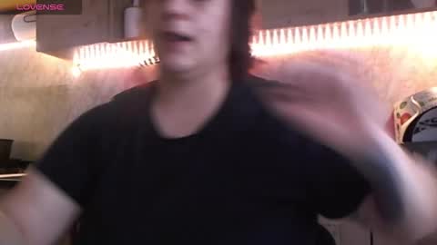 Snapshot of skysupernova chatting on November 29, 8:28 am Sky online show from November 29, 8:28 am