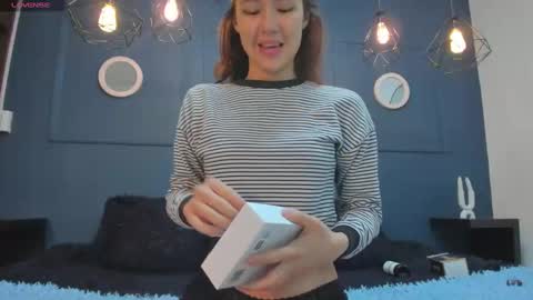 Snapshot of skyy_bloom chatting on October 6, 12:02 pm Sky online show from October 6, 12:02 pm