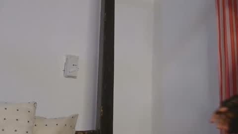 Snapshot of skyy_brown chatting on March 6, 3:45 pm Bella online show from March 6, 3:45 pm