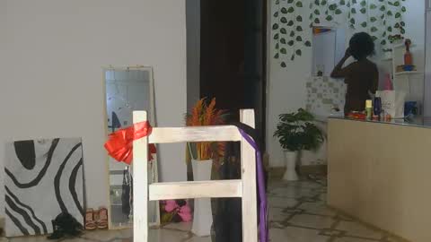 Snapshot of skyy_brown chatting on October 5, 2:10 am Bella online show from October 5, 2:10 am