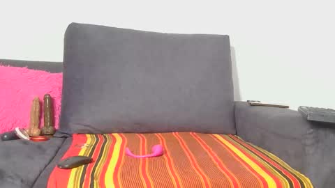 Snapshot of skyy_brown chatting on October 13, 1:05 am Bella online show from October 13, 1:05 am