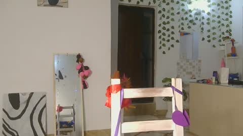 Snapshot of skyy_brown chatting on November 2, 12:46 am Bella online show from November 2, 12:46 am