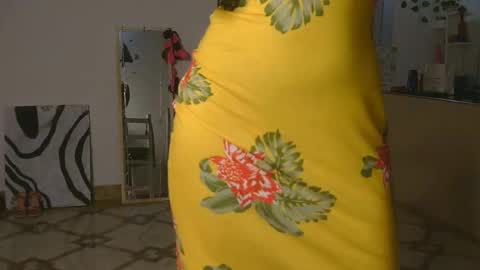 Snapshot of skyy_brown chatting on November 14, 1:48 am Bella online show from November 14, 1:48 am