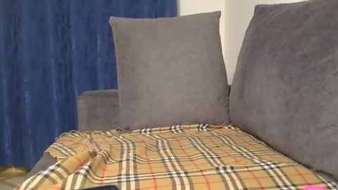 Snapshot of skyy_brown chatting on November 30, 8:02 pm Bella online show from November 30, 8:02 pm