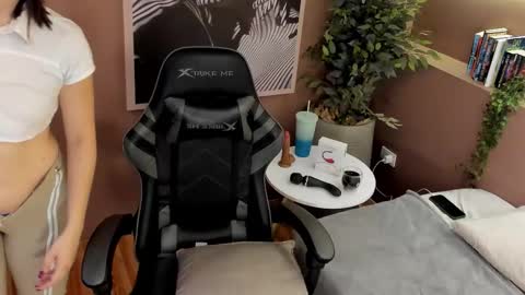 abby online show from February 19, 1:18 pm