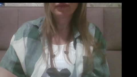 Snapshot of sladkiegubki chatting on September 27, 11:21 pm Sladkiegubki online show from September 27, 11:21 pm