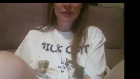 Snapshot of sladkiegubki chatting on October 22, 9:58 pm Sladkiegubki online show from October 22, 9:58 pm
