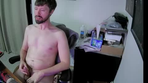 Snapshot of slave2pussy chatting on December 3, 6:21 am slave2pussy online show from December 3, 6:21 am