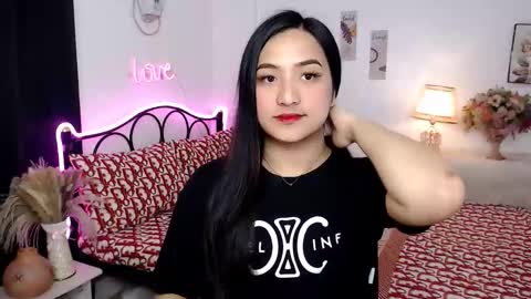 Queen Cyrine online show from September 9, 6:02 am