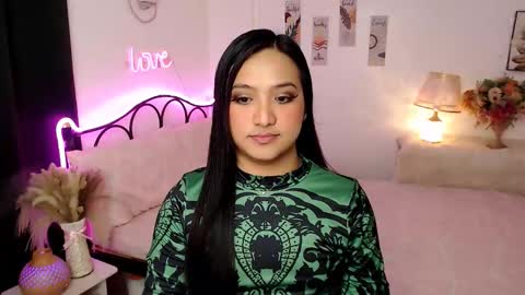 Queen Cyrine online show from November 16, 2:44 pm