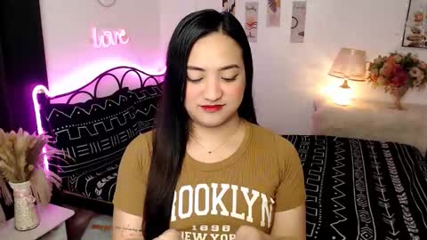 Queen Cyrine online show from December 21, 5:58 am