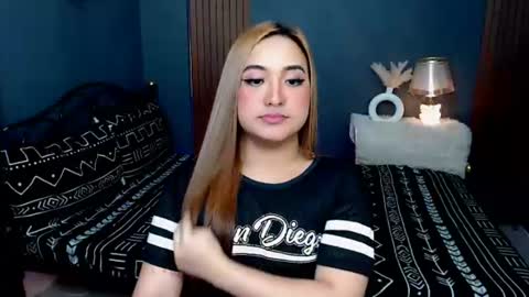 Queen Cyrine online show from July 21, 5:10 am